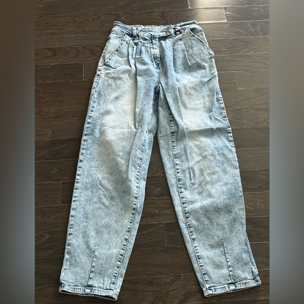 NEWS blue wash stretch mom Jeans